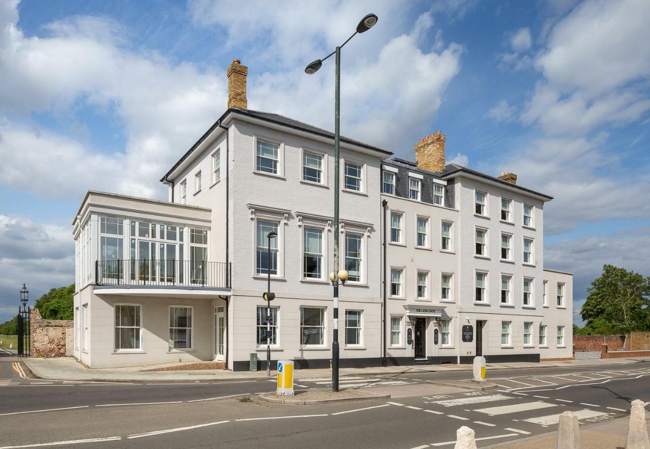 The Lion Gate Apartments East Molesey Exterior photo