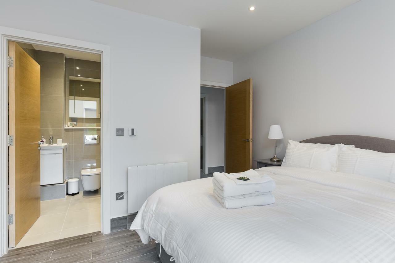 The Lion Gate Apartments East Molesey Exterior photo